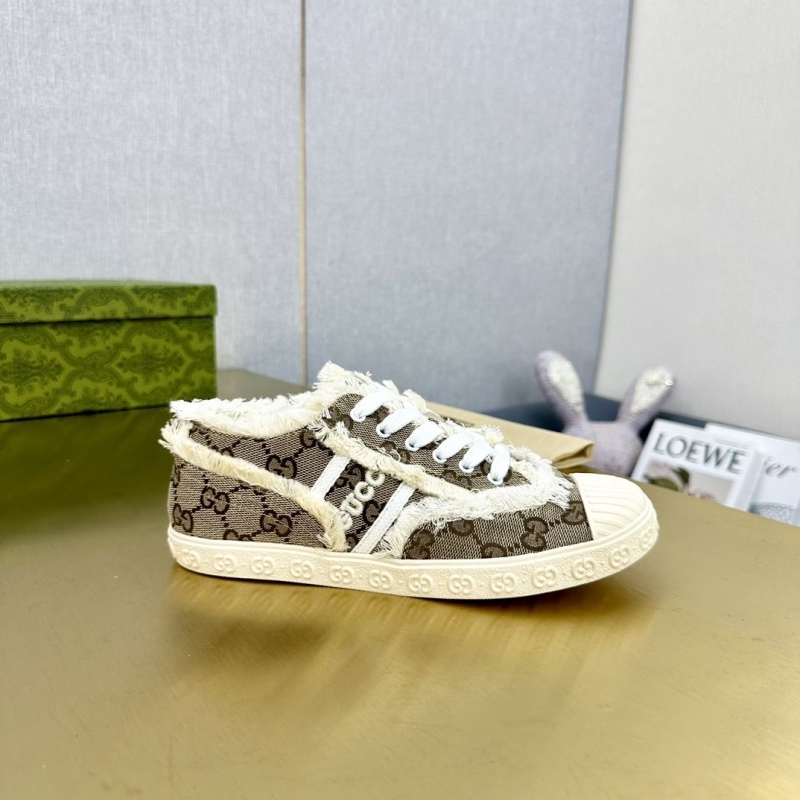 G*u*i casual shoes